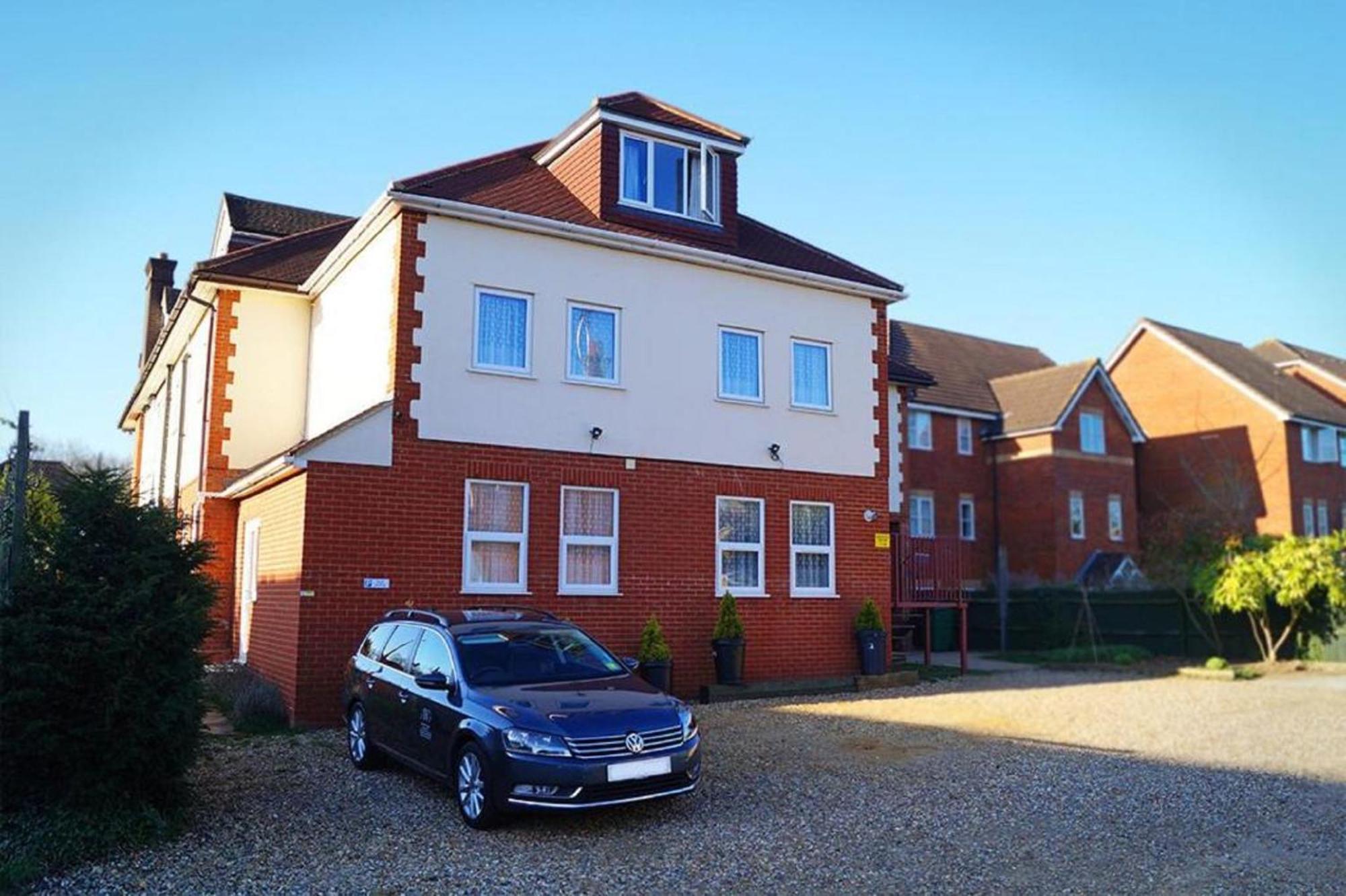 Ricky Road Guest House - Premium Watford  Exterior foto