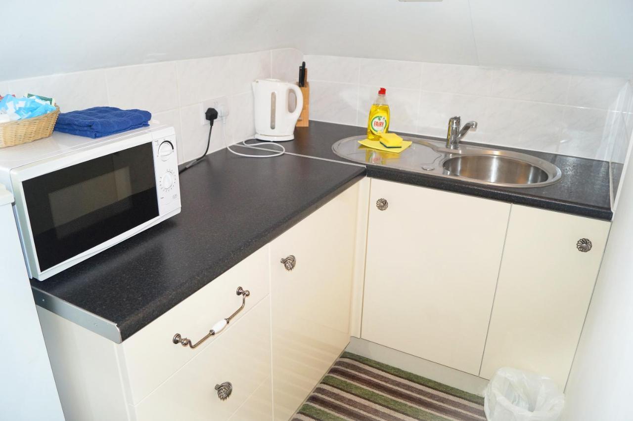 Ricky Road Guest House - Premium Watford  Exterior foto